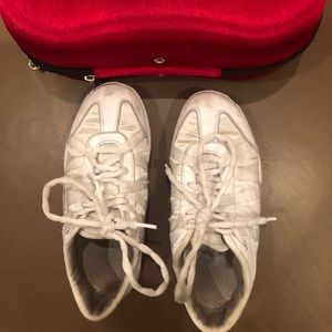Nfinity Evolution cheer shoes size 5.5